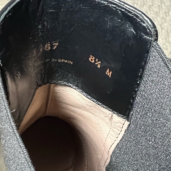 Stuart Weitzman black leather heel booties size 8.5 - Picture 4 of 4